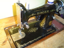 VIntage Singer Sewing Machine